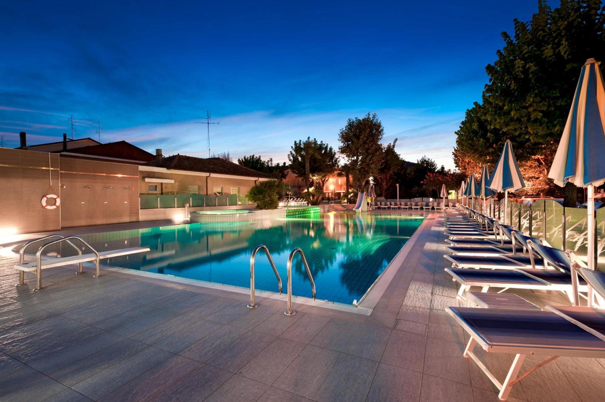 Hotel Paris Resort Bellaria – Igea Marina Kültér fotó