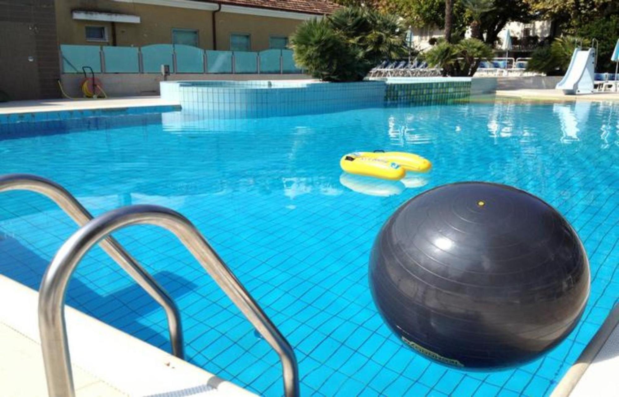 Hotel Paris Resort Bellaria – Igea Marina Kültér fotó