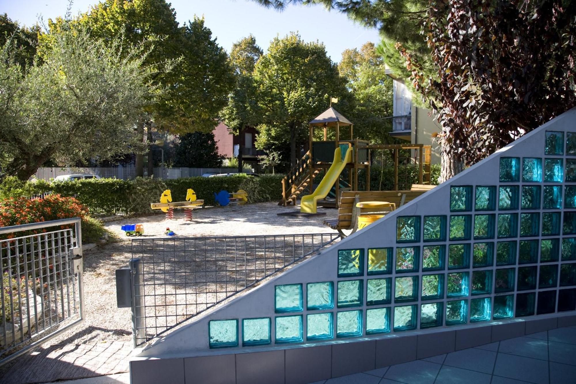 Hotel Paris Resort Bellaria – Igea Marina Kültér fotó