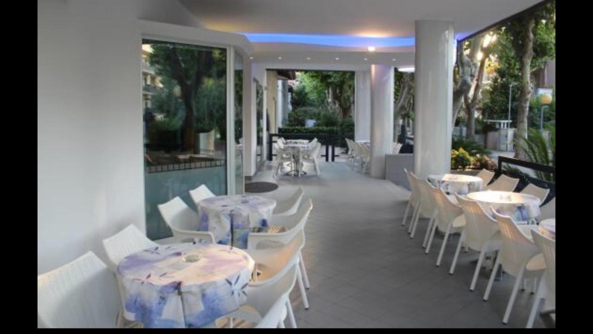Hotel Paris Resort Bellaria – Igea Marina Kültér fotó
